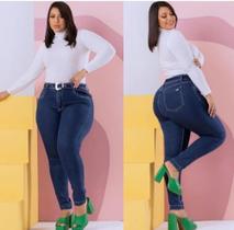Calça jeans com cinto Plus size