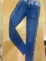 Calça jeans com elastano