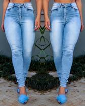 Calça jeans cor azul clara tamanho 36