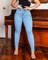 Calça Jeans Feminina Básica Clara Calça Jeans Feminina Básica Clara