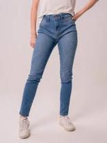 Calça jeans feminina básica cor azul claro tam 36 ao 42