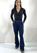 Calça Jeans Feminina BootCut Cintura Alta Modela Barriga