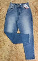 Calça jeans feminina Calça jeans feminina