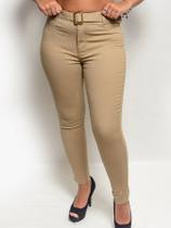 Calça jeans feminina caqui bege com cinto super skinny POWER