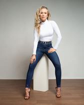 Calça Jeans Feminina com pedrarias na cintura cós alto jeans escuro