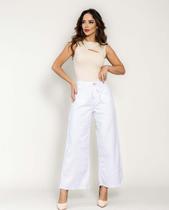 Calça Jeans Feminina Cropped Flare Rope com Bolsos Na Frente e Barra Desfiada 22411 Branco