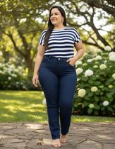 Calça Jeans Feminina Plus Size Reta, Alta, Bolso Bordado Calça Jeans Feminina Plus Size Reta, Alta, Bolso Bordado