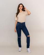 Calça Jeans Feminina Skinny Intermediária Rasgada - Linha Eco 21678 Escura