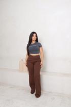 Calça Jeans Feminina Wide Leg Marrom com Cintura Alta e Caimento Solto Estilo Casual e Conforto