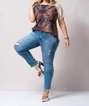 Calça jeans flare destroyed na lavagem clara