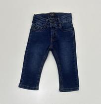 Calça Jeans Infantil King&Joe Azul Escuro Lavagem Moderna Bolsos Confortável Resistente Moda Kids Casual Calça Jeans Infantil King&Joe Azul Escuro Lavagem Moderna Bolsos Confortável Resistente Moda Kids Casual