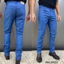Calça jeans masculina corte reto