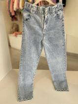 Calça jeans mom azul claro Calça jeans mom azul claro