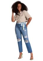 Calça jeans mom cropped destroyed com cinto lunender 20638