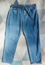 Calça jeans plus size com cinto tamanho 48