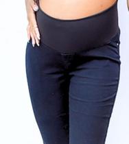 Calça jeans preta especial para gestante