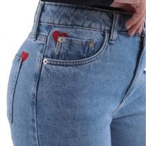 Calça Jeans Reta Com Bordado De Coração Feminina Revanche - Ca.fem.00456