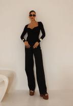 Calça Jeans Reta Essentials - Lavagem Preta e Marrom, Cintura Alta Calça Jeans Reta Essentials - Lavagem Preta e Marrom, Cintura Alta