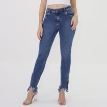 Calça Jeans Skinny Barra Desfiada Com Zíper Feminino Revanche Tunísia Calça Jeans Skinny Barra Desfiada Com Zíper Feminino Revanche Tunísia