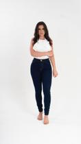 Calça Jeans Skinny Clara: Elegância Essencial