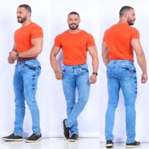 Calça jeans skinny masculino adulto com lavagem clara tamanho 42 algodão com elastano Calça jeans skinny masculino adulto com lavagem clara tamanho 42 algodão com elastano