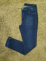 calça jeans skiny barra desfiada clara Ponto da Moda