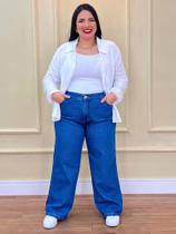 Calça jeans wide leg plus size azul escuro tendência 2024/2025