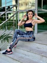 Calça Leggig Levanta Bumbum Empina Sem Costura Cintura Alta Academia Fitnessn Calça Leggig Levanta Bumbum Empina Sem Costura Cintura Alta Academia Fitnessn