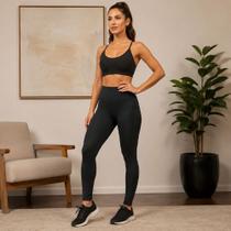 Calça Legging Feminina Cintura Alta com Detalhe Listrado Texturizado nas Laterais Selene Calça Legging Feminina Cintura Alta com Detalhe Listrado Texturizado nas Laterais Selene