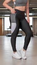 Calça Legging Feminina Suplex Com Bolsos Laterais Calça Legging Feminina Suplex Com Bolsos Laterais