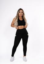 Calça Legging Fitness com Bolso Verde Academia Preta Calça Legging Fitness com Bolso Verde Academia Preta