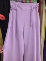 Calça lilás com cinto de corda Calça lilás com cinto de corda