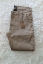 Calça masc slim sarja marrom.. Calça masc slim sarja marrom..