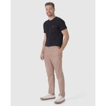 Calça Masculina Chino Sarja com Elastano Malwee Ref. 124550 Calça Masculina Chino Sarja com Elastano Malwee Ref. 124550