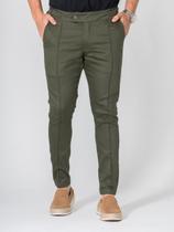 Calça Masculina Sarja Slim Premium Com Ajustador Lateral Luxo Cor:Verde MilitarTamanho:42 Calça Masculina Sarja Slim Premium Com Ajustador Lateral Luxo Cor:Verde MilitarTamanho:42