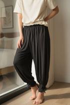 Calça medieval preta em suede ou semelhante tipo bombacha sem ziper
