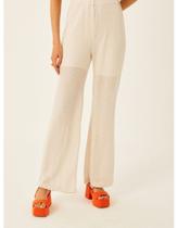 Calça Metalizada Glamour Urbano com Toque Fashion