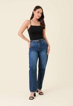 Calça Mom Jeans Com Cinto Azul Escuro