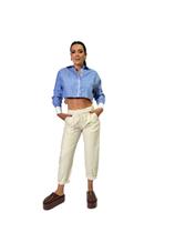 Calça Mom Slouch Alfaiararia Bege Skiff Jeans