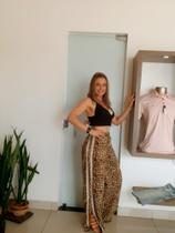 Calça onça com fenda Calça onça com fenda