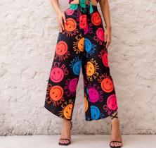 Calça pantacourt smiley Calça pantacourt smiley