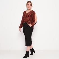 Calça Plus Pantacourt Com Bolsos - Preto - Tam. 48