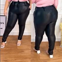 Calça plus size feminina