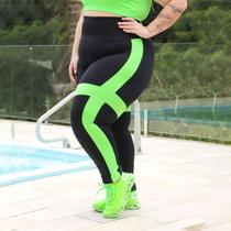 Calça Plus Size Preta com Recortes Verde Neon Calça Plus Size Preta com Recortes Verde Neon
