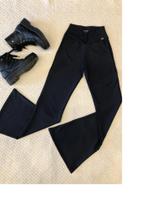 Calça preta legging flare com bolsos Calça preta legging flare com bolsos