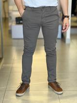 Calça sarja oliva slim fit regathieri