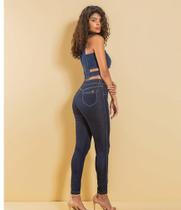 Calça skinny com Lycra