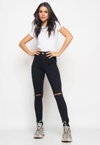 Calça Skinny Com Rasgo No Joelho Preta Salvatore