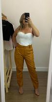 Calça Skinny em material sintético Calça Skinny em material sintético