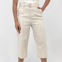 Calça Tanise Pantacourt em Tecido com Cinto Feminina